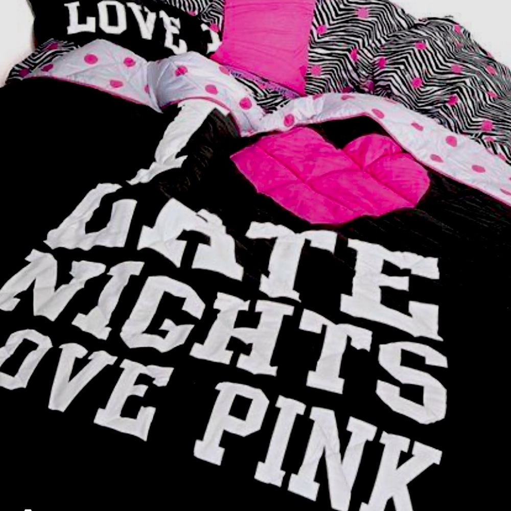 I LOVE LATE NIGHTS VS PINK COMFORTER